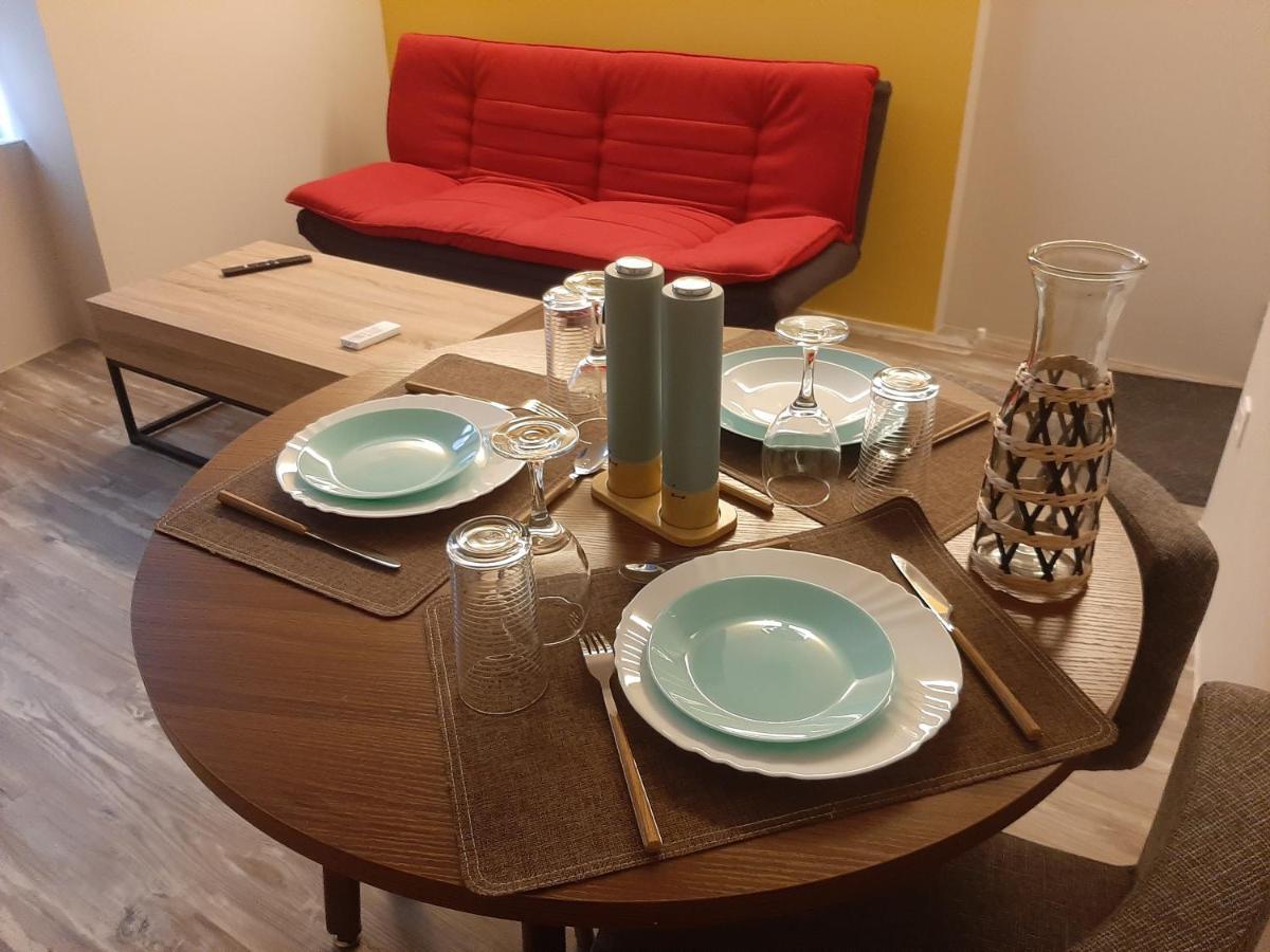 APT T2 COSY de 40 à 50 M2 Idéal pour un déplacement PRO  Les IRIS Bourg-Saint-Andéol Esterno foto
